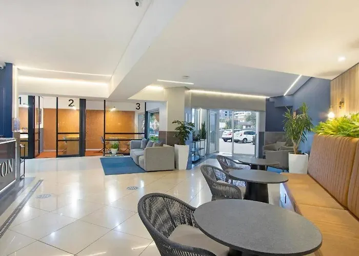Contemporary Studio Apt W/Cinema